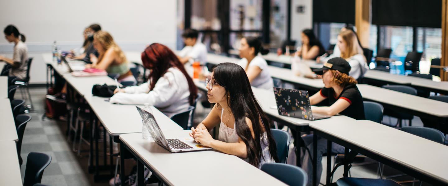 Maiores e Acadêmicos