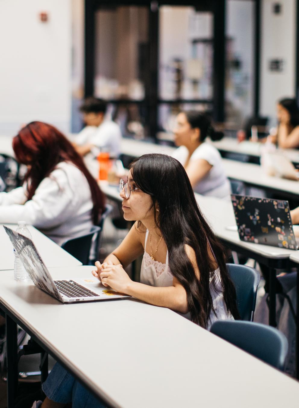 Maiores e Acadêmicos